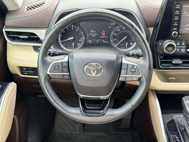 used 2021 Toyota Highlander car, priced at $26,999
