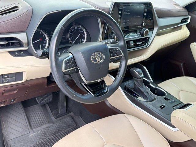 used 2021 Toyota Highlander car, priced at $26,999