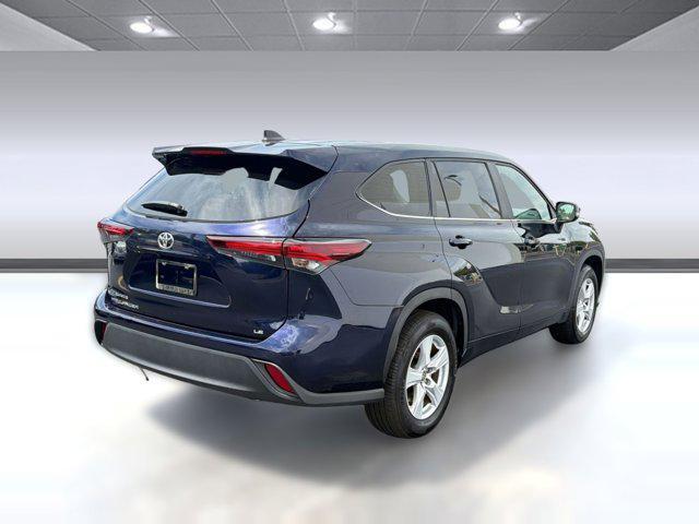 used 2025 Toyota Highlander car, priced at $36,997