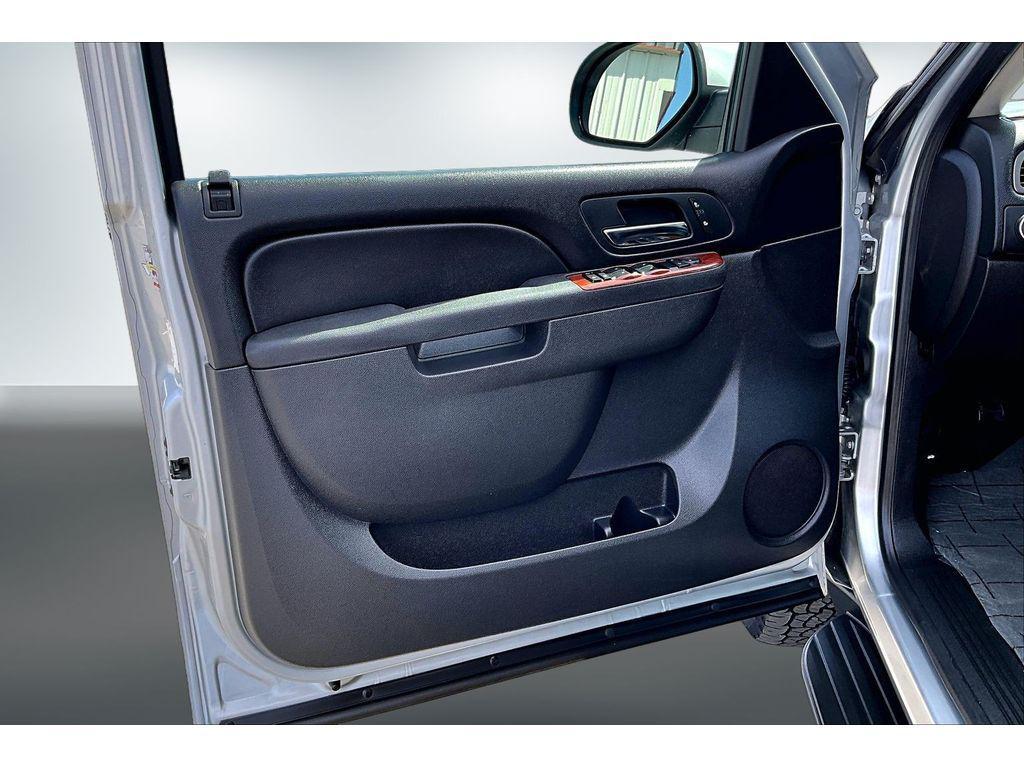 used 2013 GMC Yukon XL car, priced at $15,995