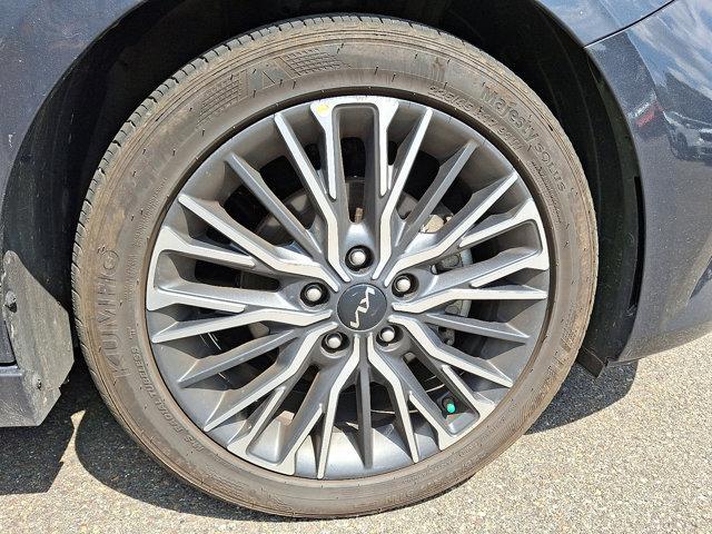 used 2023 Kia Forte car