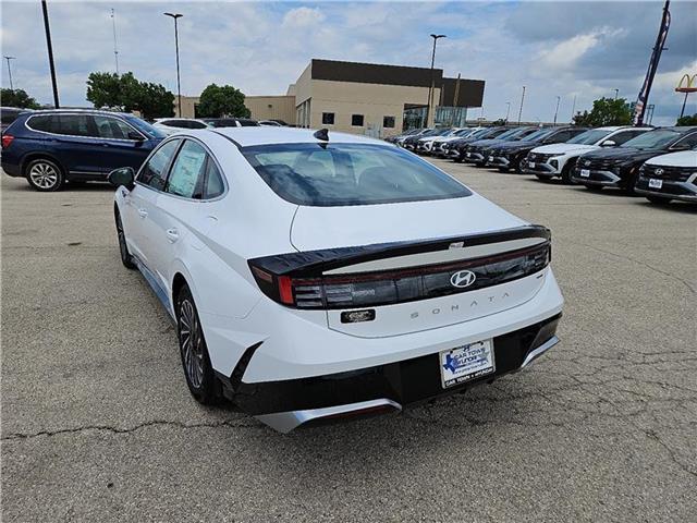 new 2025 Hyundai Sonata Hybrid car, priced at $32,987