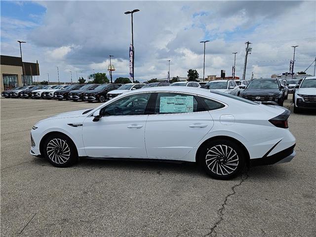 new 2025 Hyundai Sonata Hybrid car, priced at $32,987