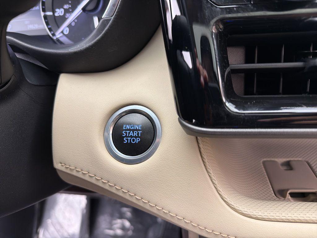 used 2021 Toyota Highlander car, priced at $32,584