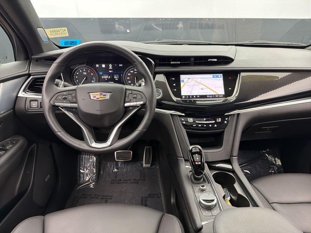 used 2024 Cadillac XT6 car, priced at $47,984