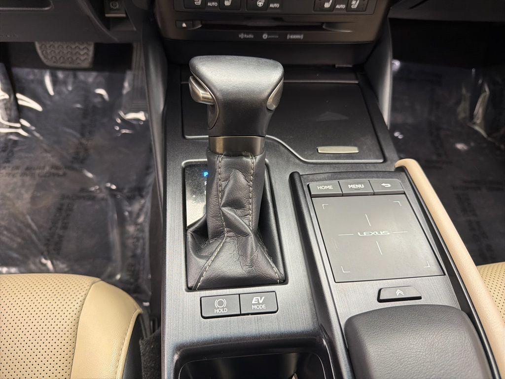 used 2021 Lexus ES 300h car, priced at $25,784