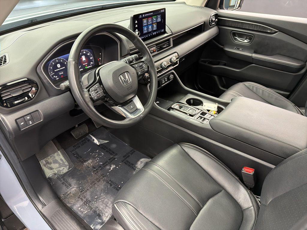 used 2025 Honda Pilot car, priced at $44,284