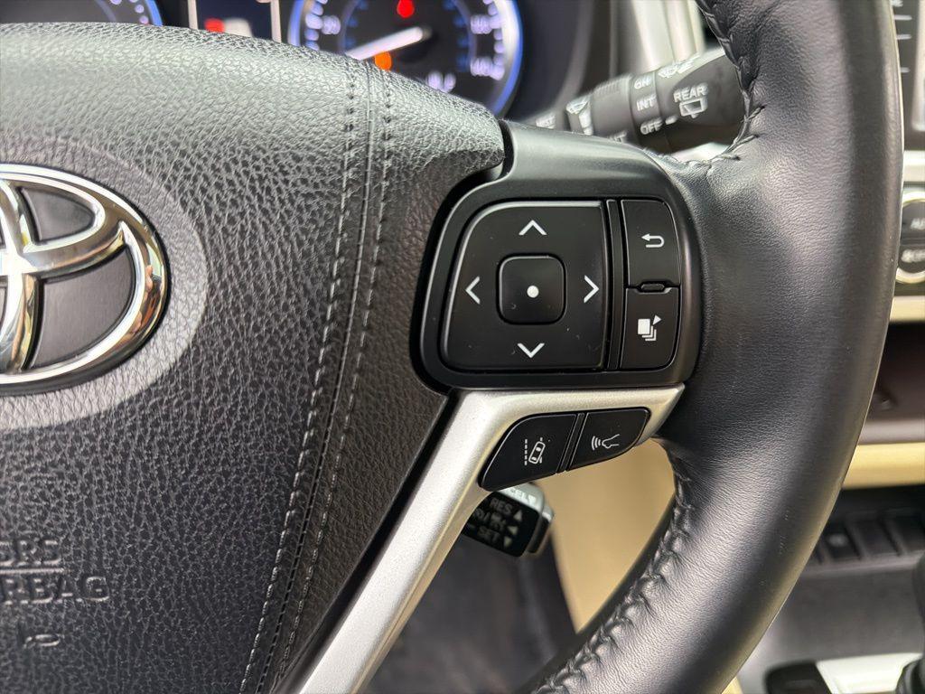 used 2017 Toyota Highlander car, priced at $21,984