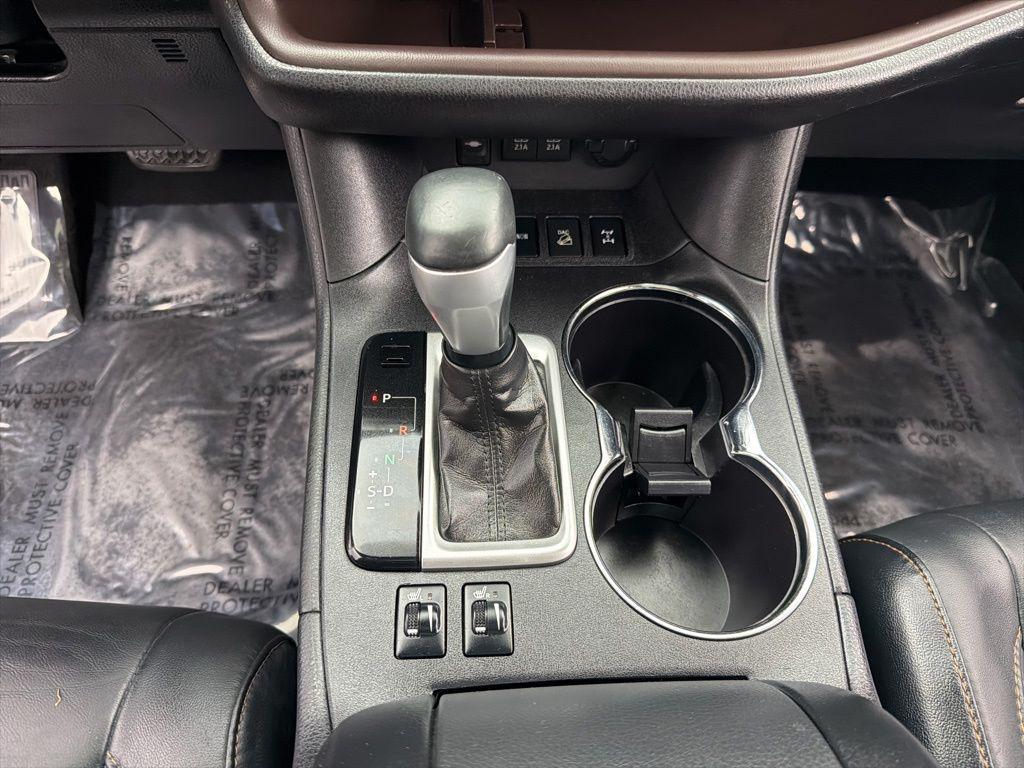 used 2018 Toyota Highlander car, priced at $24,384