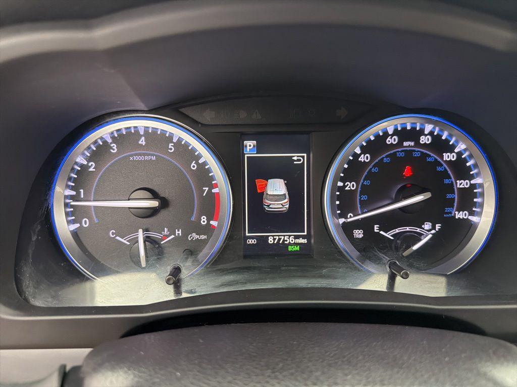 used 2018 Toyota Highlander car, priced at $24,384