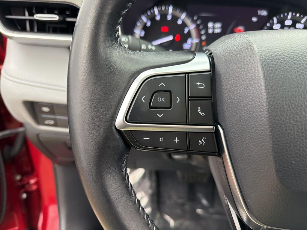 used 2020 Toyota Highlander car, priced at $27,984