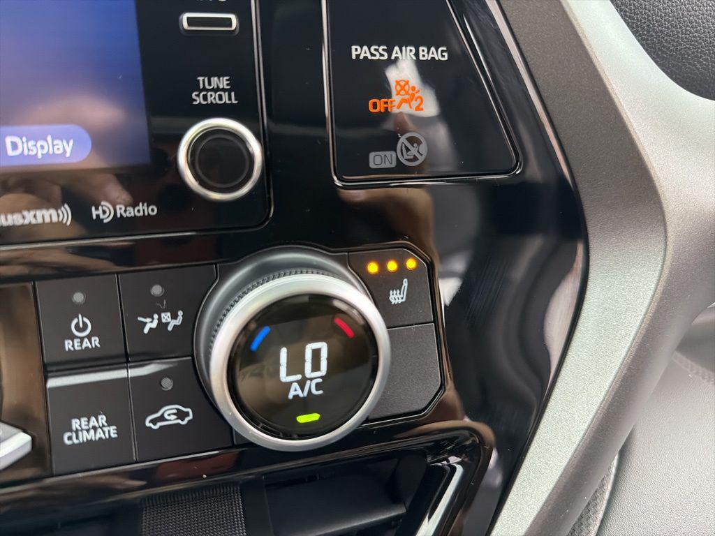 used 2020 Toyota Highlander car, priced at $27,984