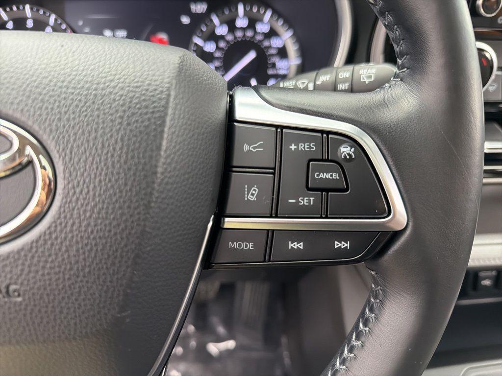 used 2020 Toyota Highlander car, priced at $27,984