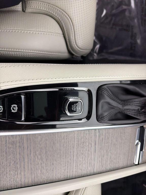 used 2022 Volvo XC90 car, priced at $28,584