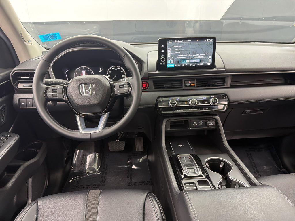 used 2025 Honda Pilot car, priced at $43,684