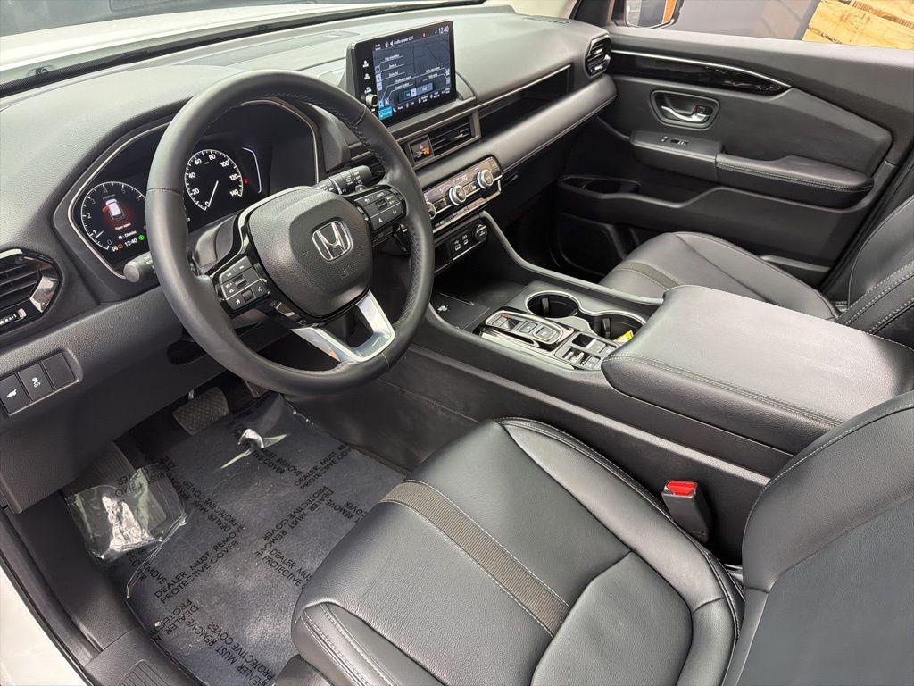 used 2025 Honda Pilot car, priced at $43,684