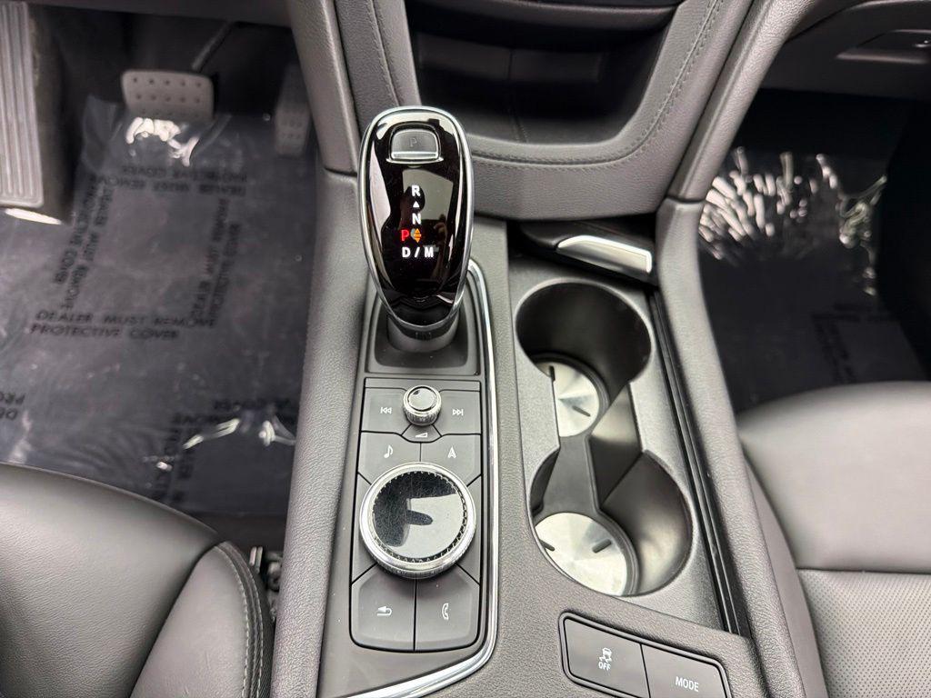 used 2022 Cadillac XT5 car, priced at $27,984