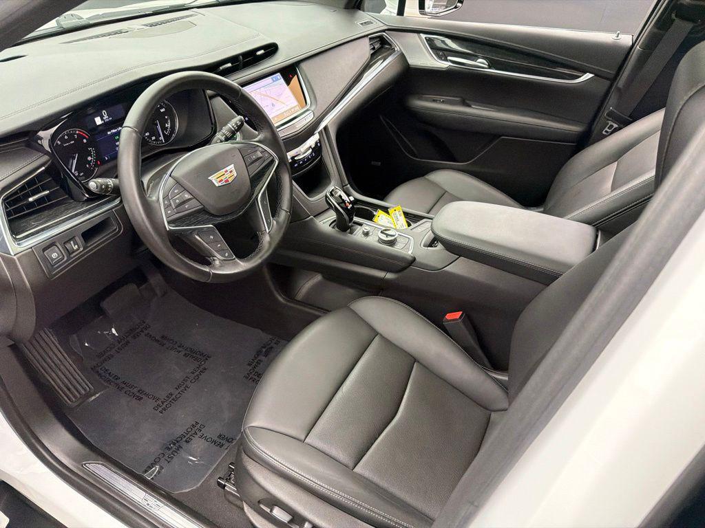 used 2022 Cadillac XT5 car, priced at $27,984