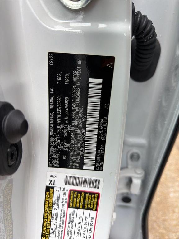 used 2022 Toyota Highlander car, priced at $33,284