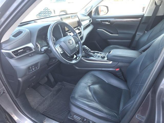 used 2021 Toyota Highlander car, priced at $33,998