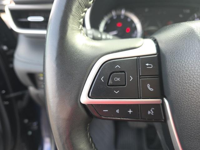 used 2023 Toyota Highlander car, priced at $36,894