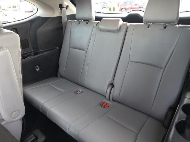 used 2020 Toyota Highlander car, priced at $24,998