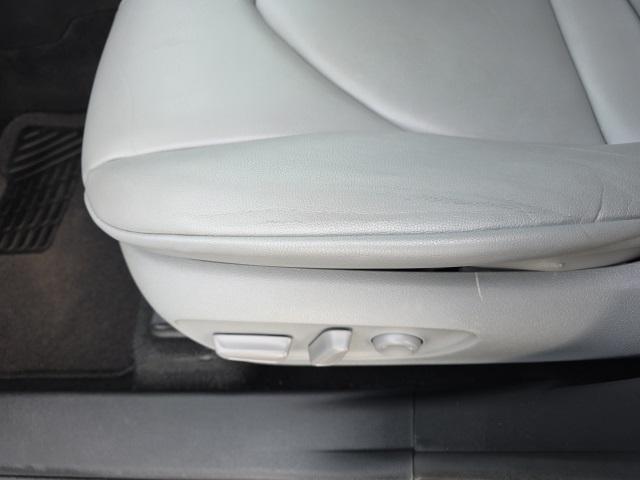 used 2020 Toyota Highlander car, priced at $24,998