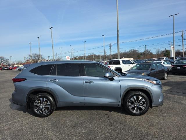used 2020 Toyota Highlander car, priced at $24,998