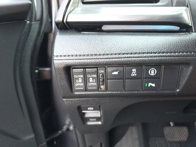 used 2023 Honda Odyssey car, priced at $37,594