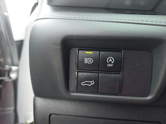 used 2024 Toyota Highlander car, priced at $36,998