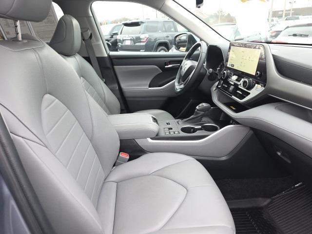 used 2023 Toyota Highlander car, priced at $37,998