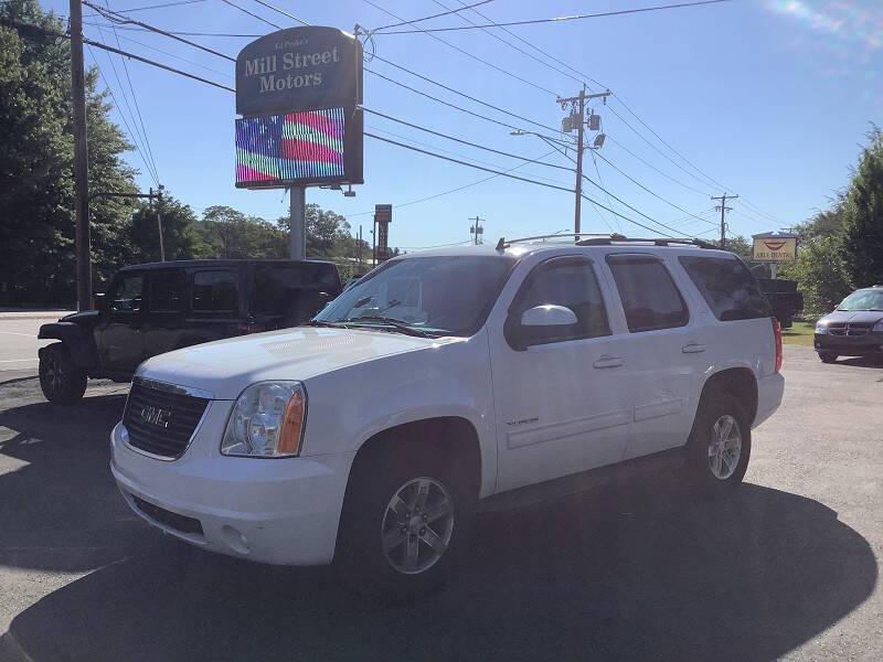 used 2014 GMC Yukon car, priced at $15,900