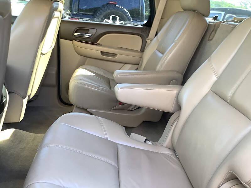 used 2014 GMC Yukon car, priced at $15,900