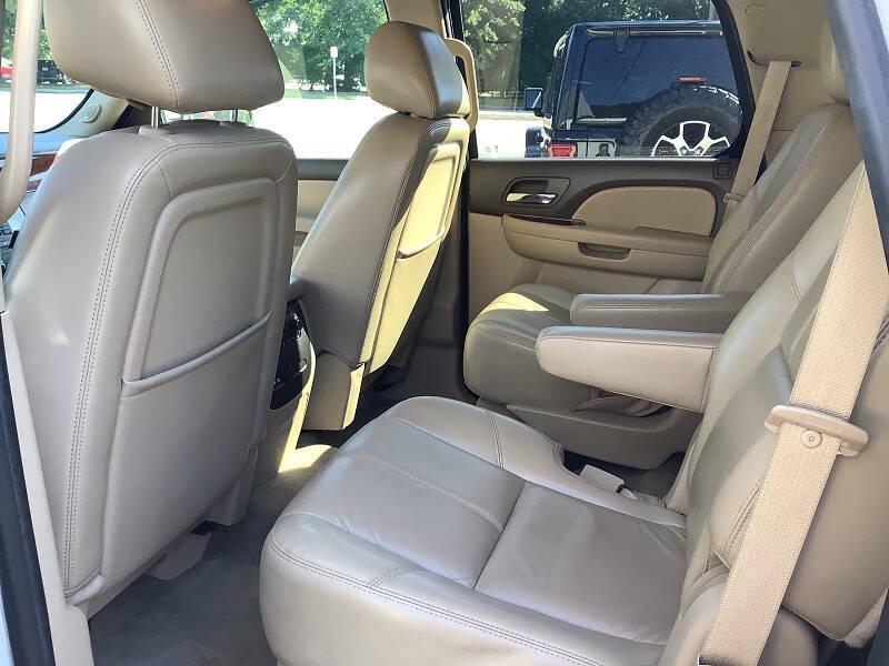 used 2014 GMC Yukon car, priced at $15,900