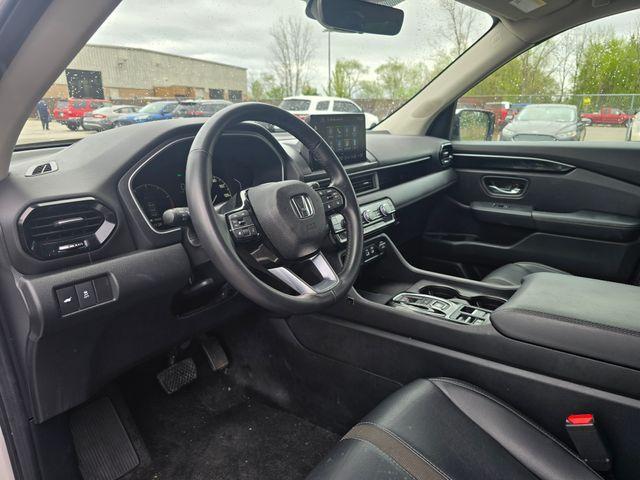 used 2025 Honda Pilot car, priced at $39,646