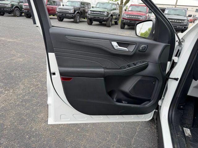 new 2026 Ford Escape PHEV car, priced at $31,247