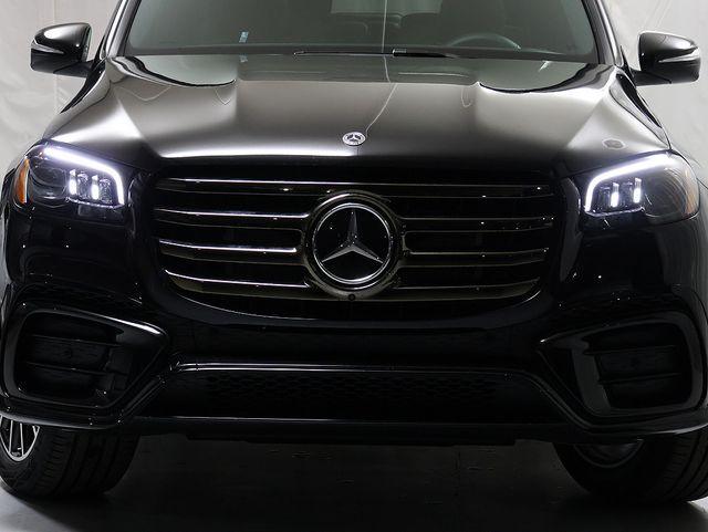 new 2026 Mercedes-Benz GLS 580 car, priced at $124,037