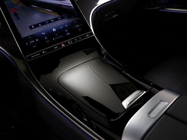 2025 MANUFAKTUR Moonlight White Metallic Mercedes-Benz AMG GLC 43