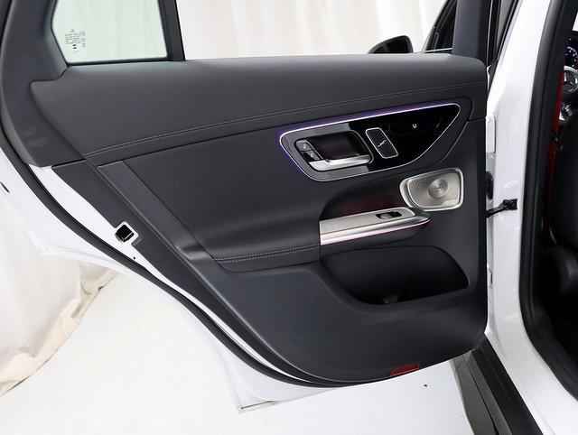 2025 MANUFAKTUR Moonlight White Metallic Mercedes-Benz AMG GLC 43