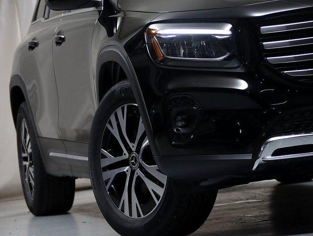 new 2025 Mercedes-Benz GLB 250 car, priced at $51,095