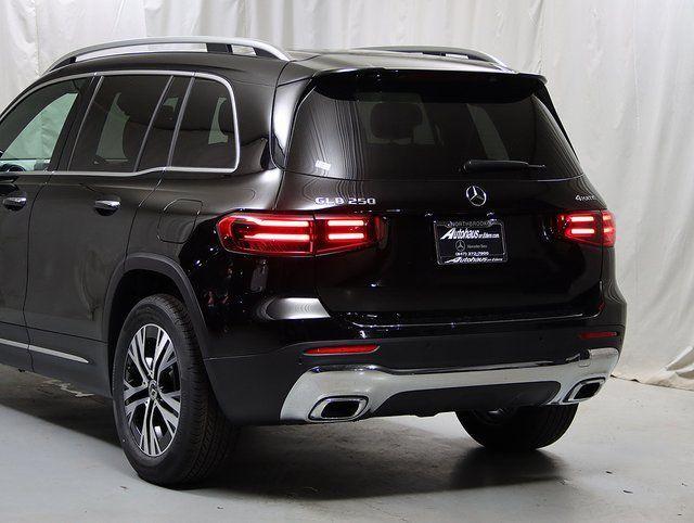 new 2025 Mercedes-Benz GLB 250 car, priced at $51,095
