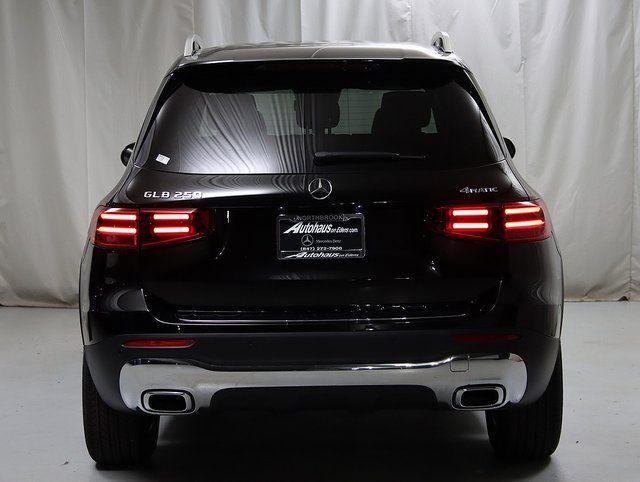 new 2025 Mercedes-Benz GLB 250 car, priced at $51,095