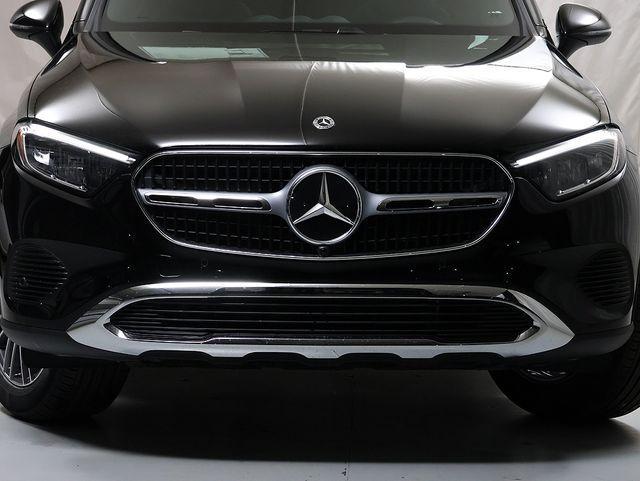 new 2026 Mercedes-Benz GLC 300 car, priced at $55,592