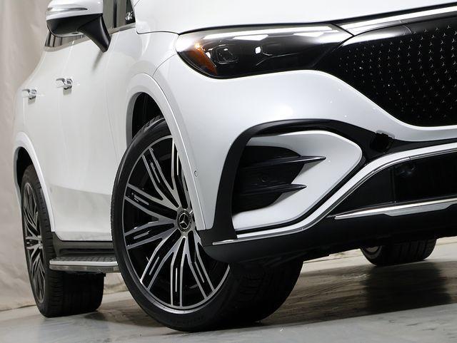 new 2026 Mercedes-Benz EQE 320 car, priced at $90,175