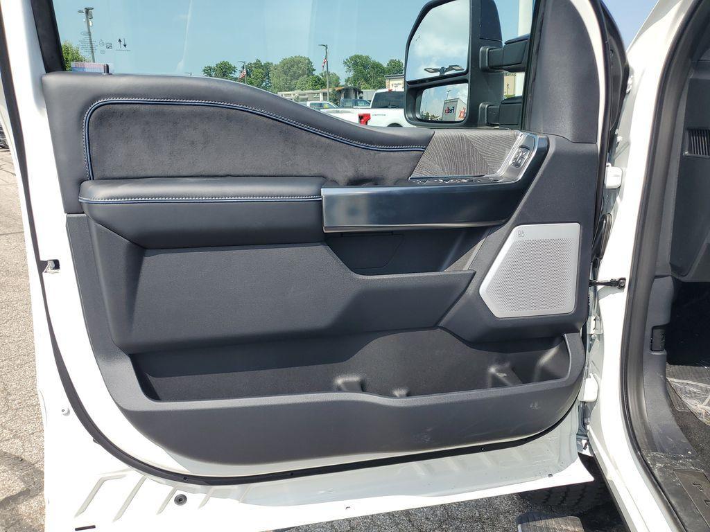 new 2025 Ford F-350 car, priced at $95,127