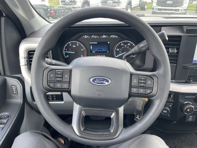 new 2025 Ford F-450 car, priced at $71,700