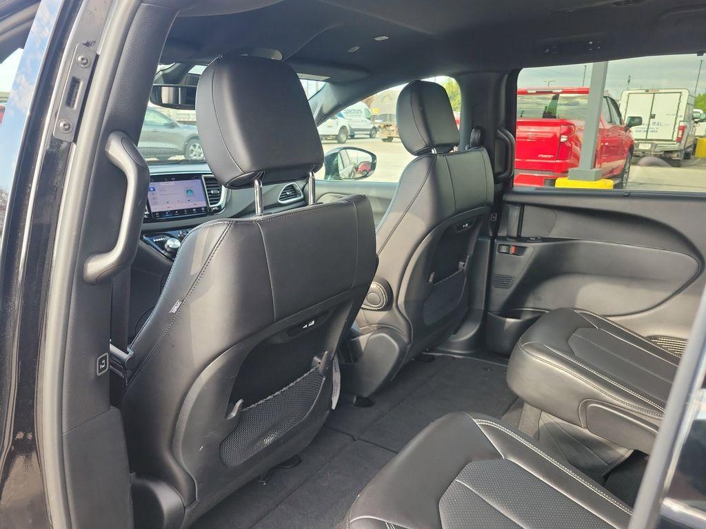 used 2025 Chrysler Pacifica car, priced at $28,669
