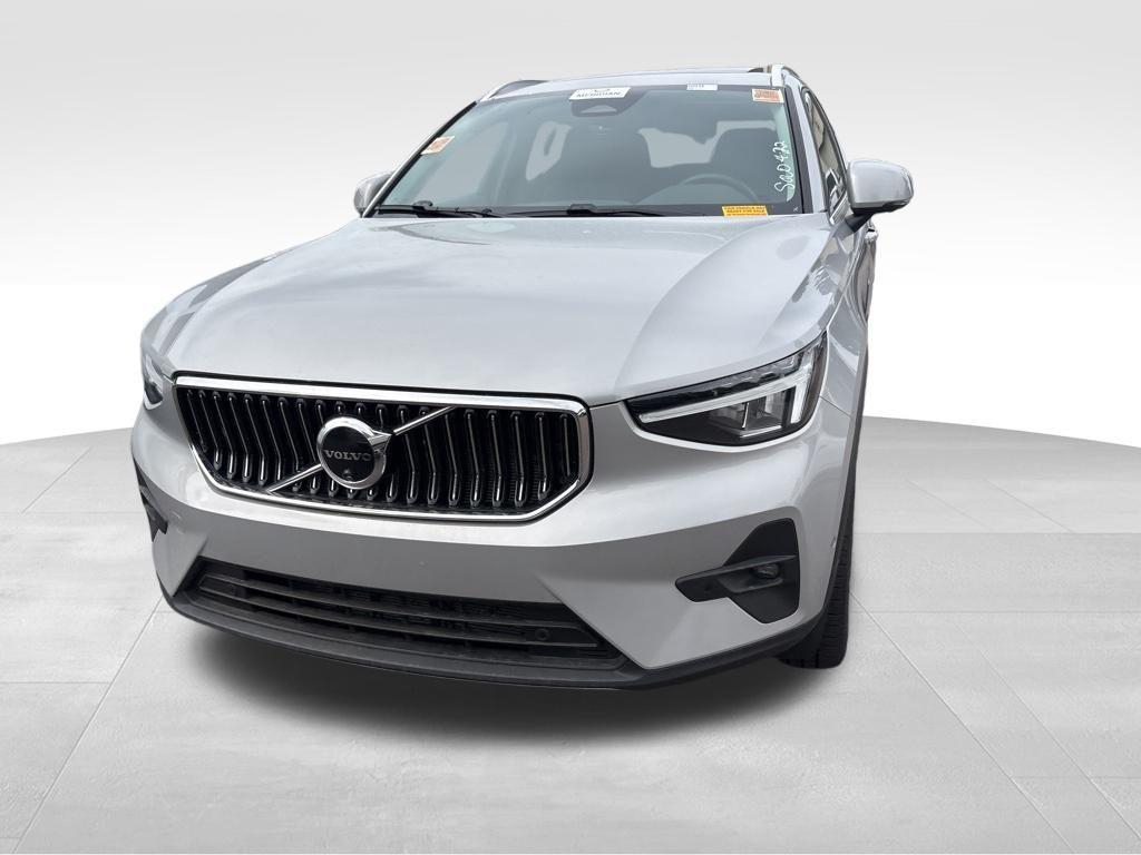 used 2025 Volvo XC40 car, priced at $35,490