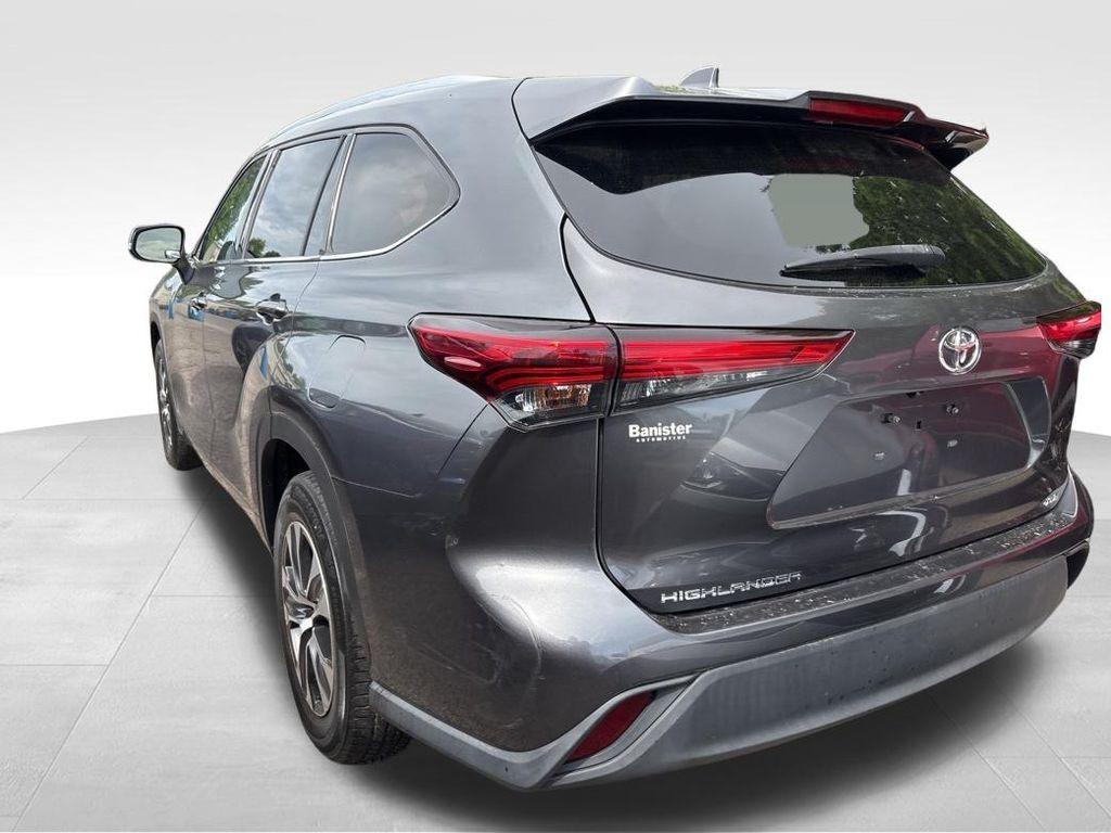 used 2020 Toyota Highlander car, priced at $25,500