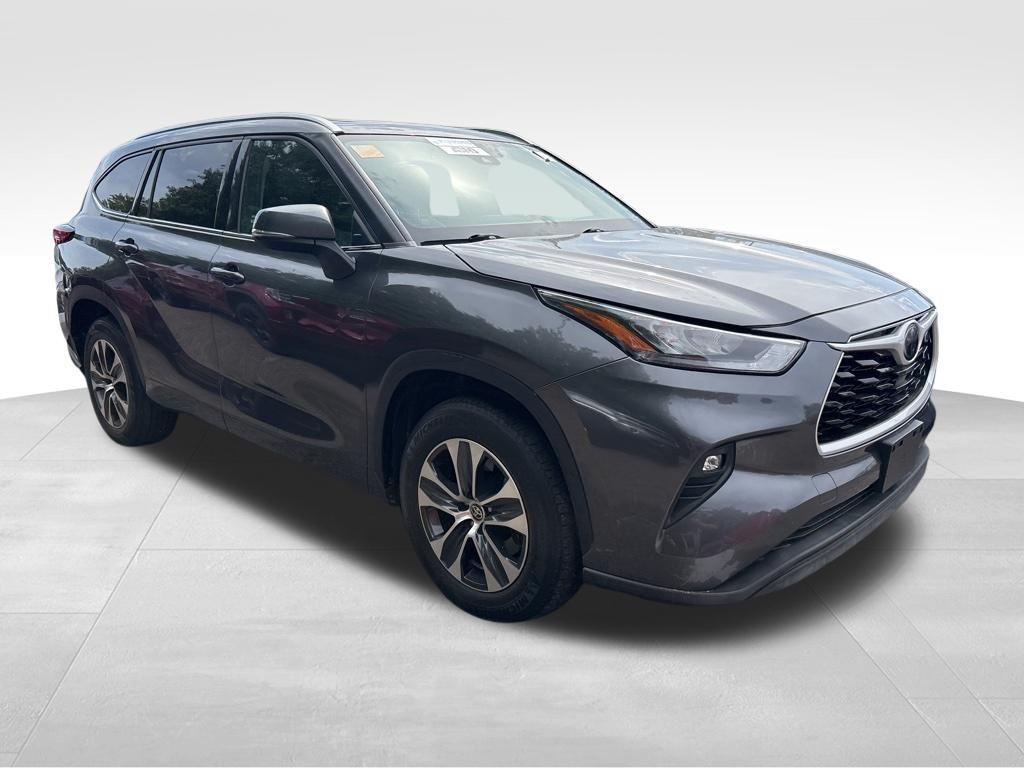 used 2020 Toyota Highlander car, priced at $25,500